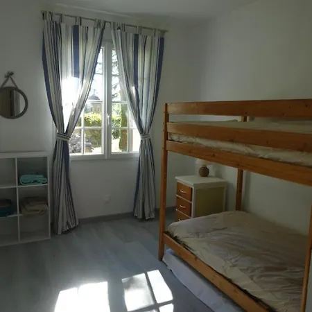 Holiday home Renovation Proche Et