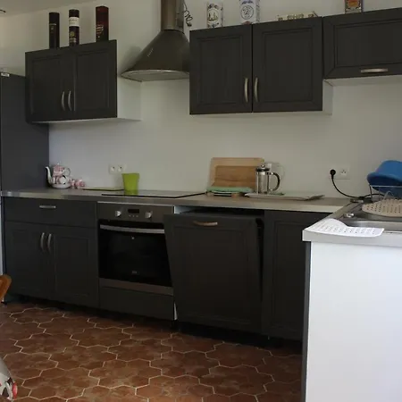 Renovation Proche Et Holiday home Landevieille